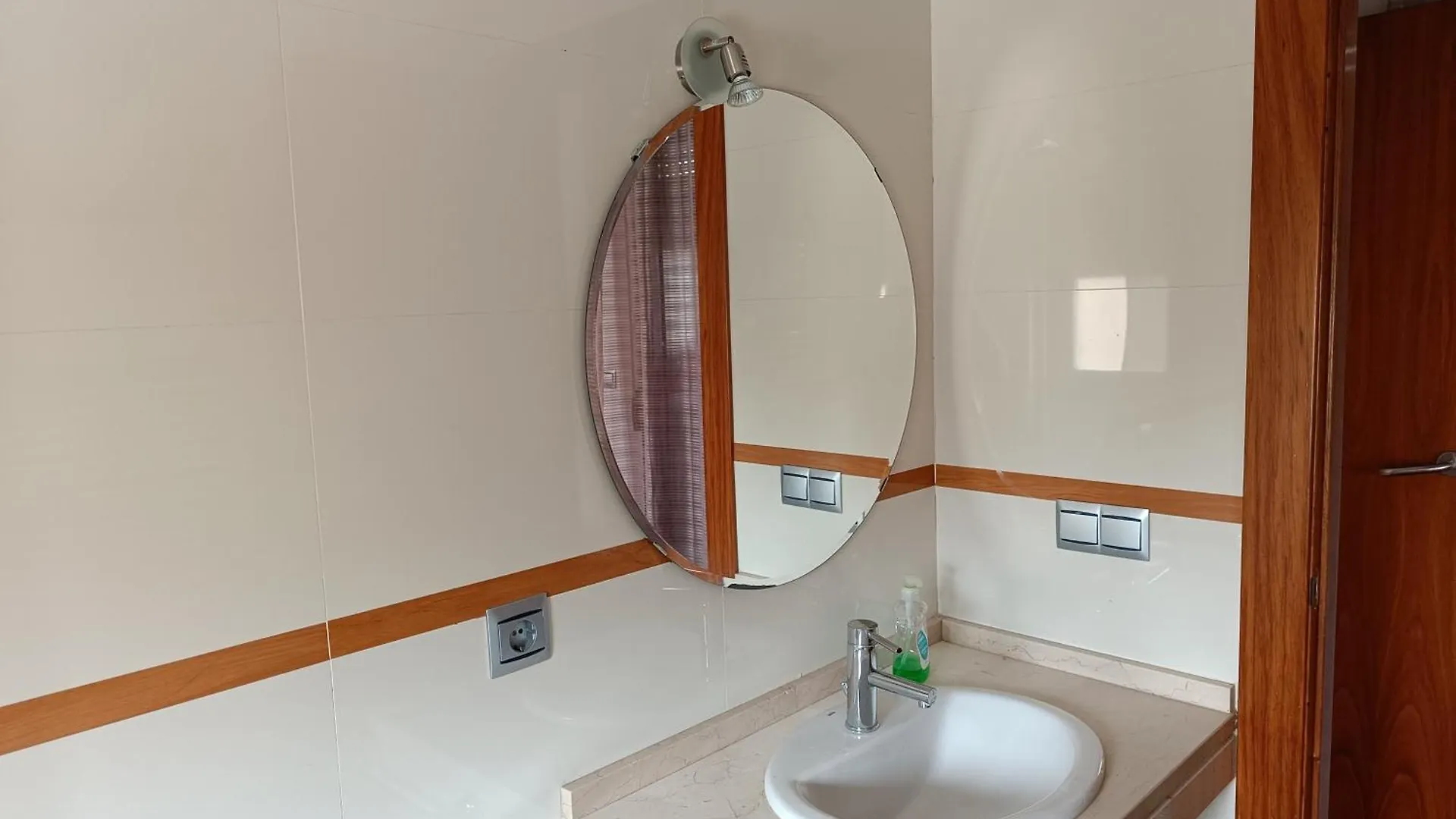 Casa En Granada Con Vistas En Zona El Serrallo 0*,  Espanha